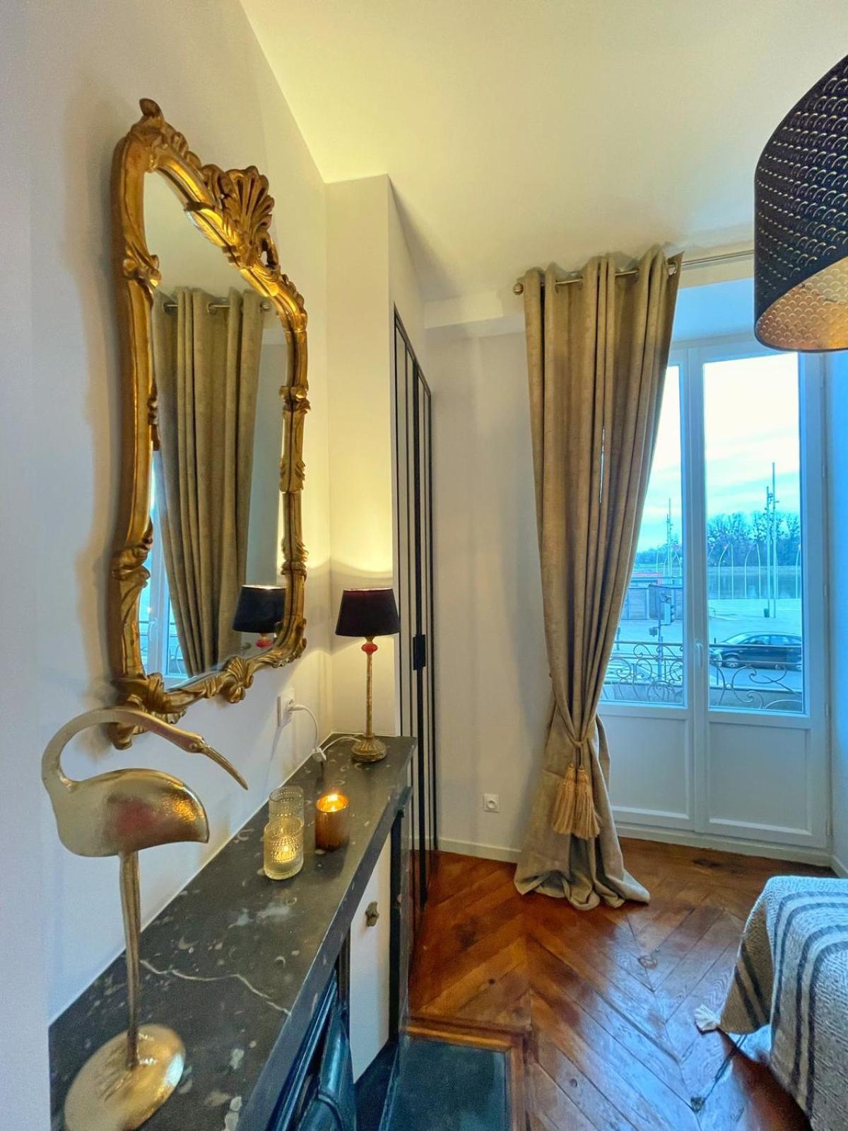 Center Macon Charmant Appartement Avec Vue Sur La Saone ภายนอก รูปภาพ